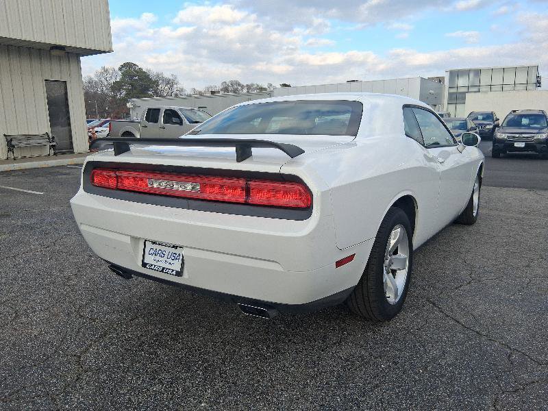 Used 2014 Dodge Challenger SXT RWD image 7