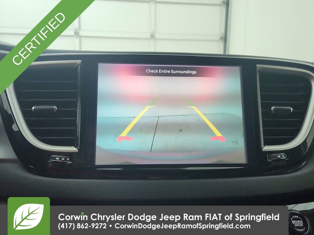 Certified 2023 Chrysler Pacifica Touring-L image 25