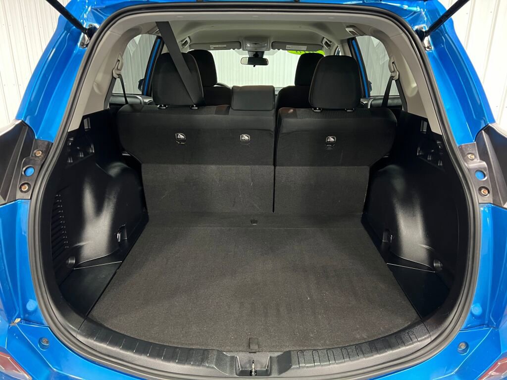 Used 2018 Toyota RAV4 LE w/ All Weather Liner Package image 7