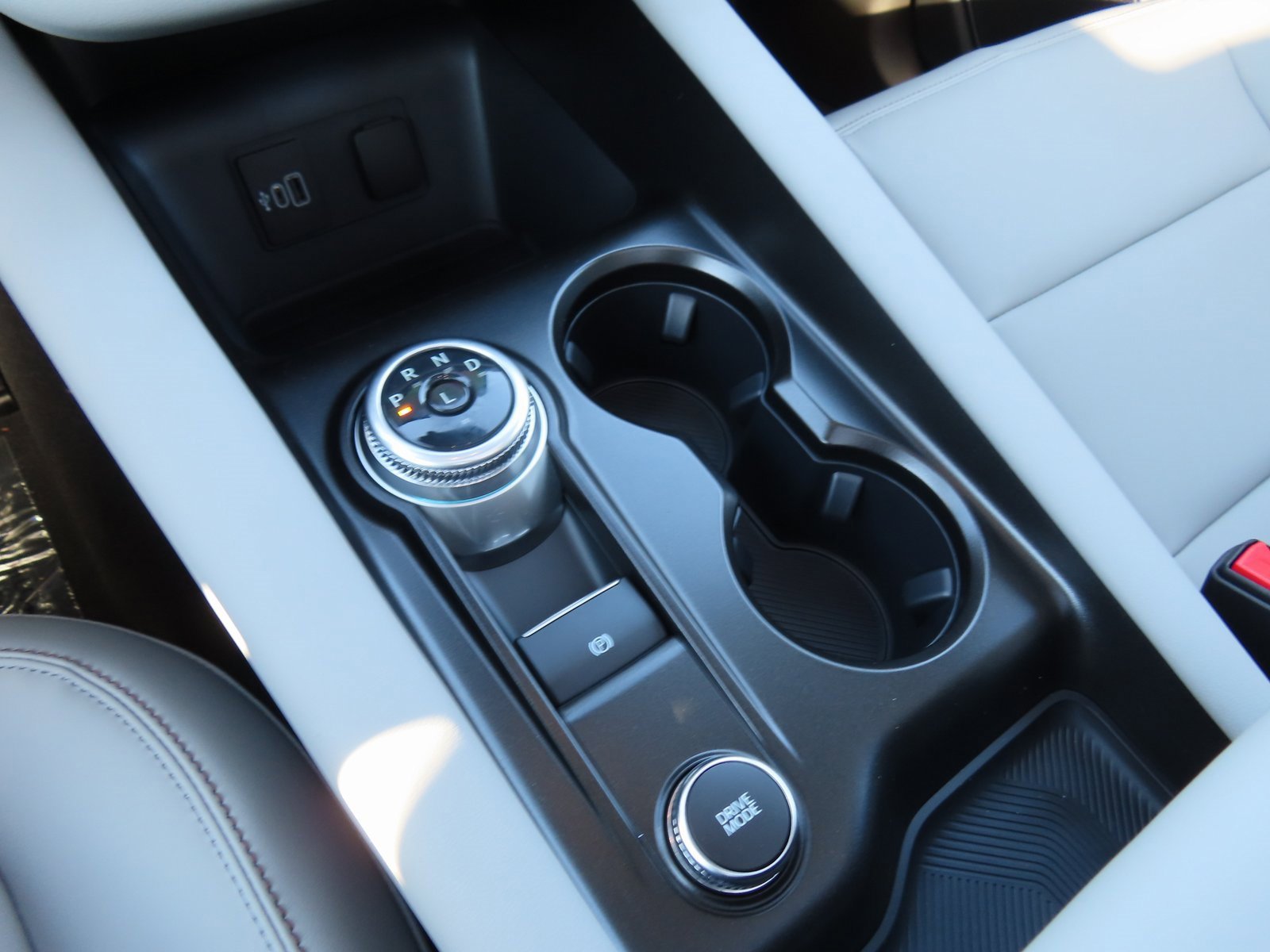 New 2026 Ford Explorer Active w/ Active Comfort Package image 13