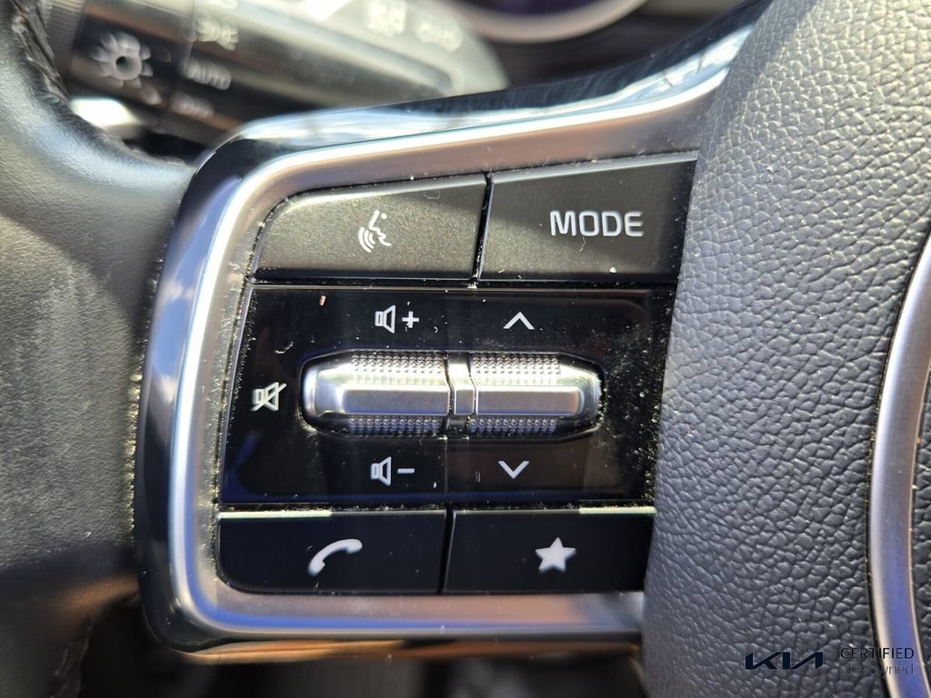 Certified 2022 Kia Carnival LX FWD image 24