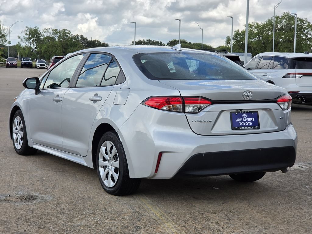Used 2025 Toyota Corolla LE FWD image 7