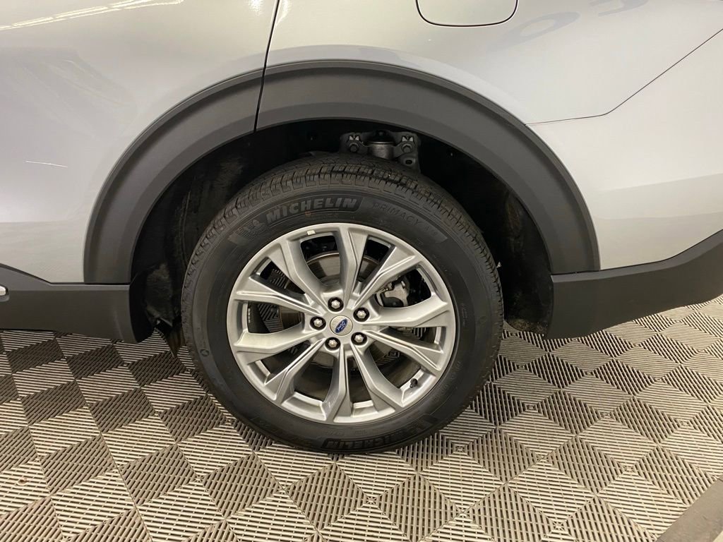 Used 2023 Ford Explorer Limited image 11