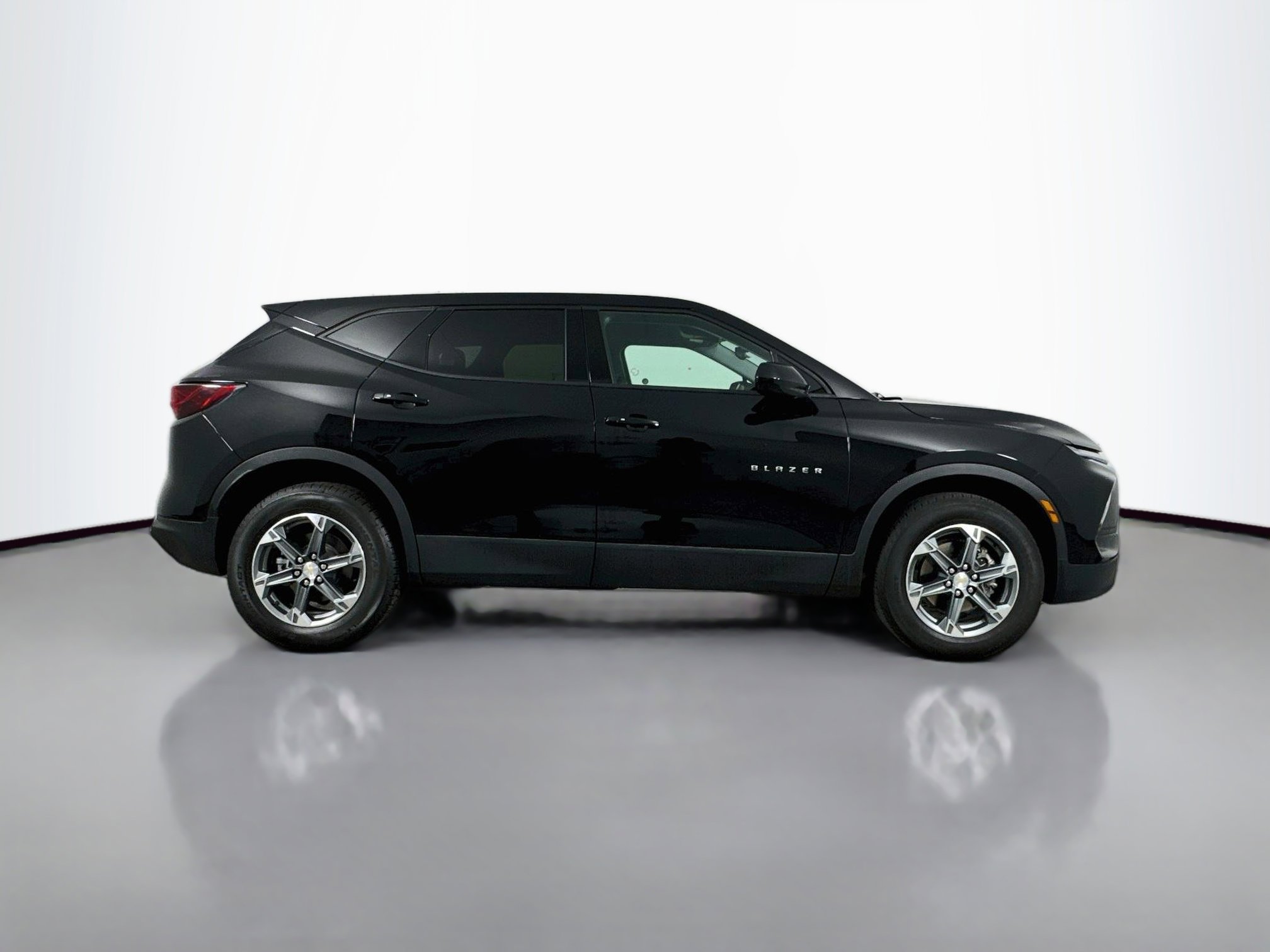 Used 2025 Chevrolet Blazer LT AWD/4WD image 8