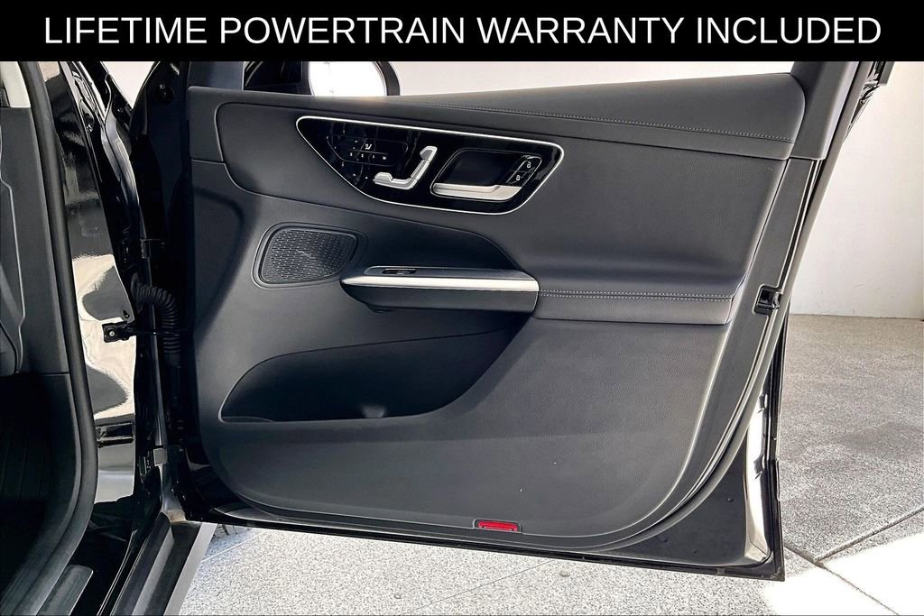 Used 2025 Mercedes-Benz GLC 350e 4MATIC image 23