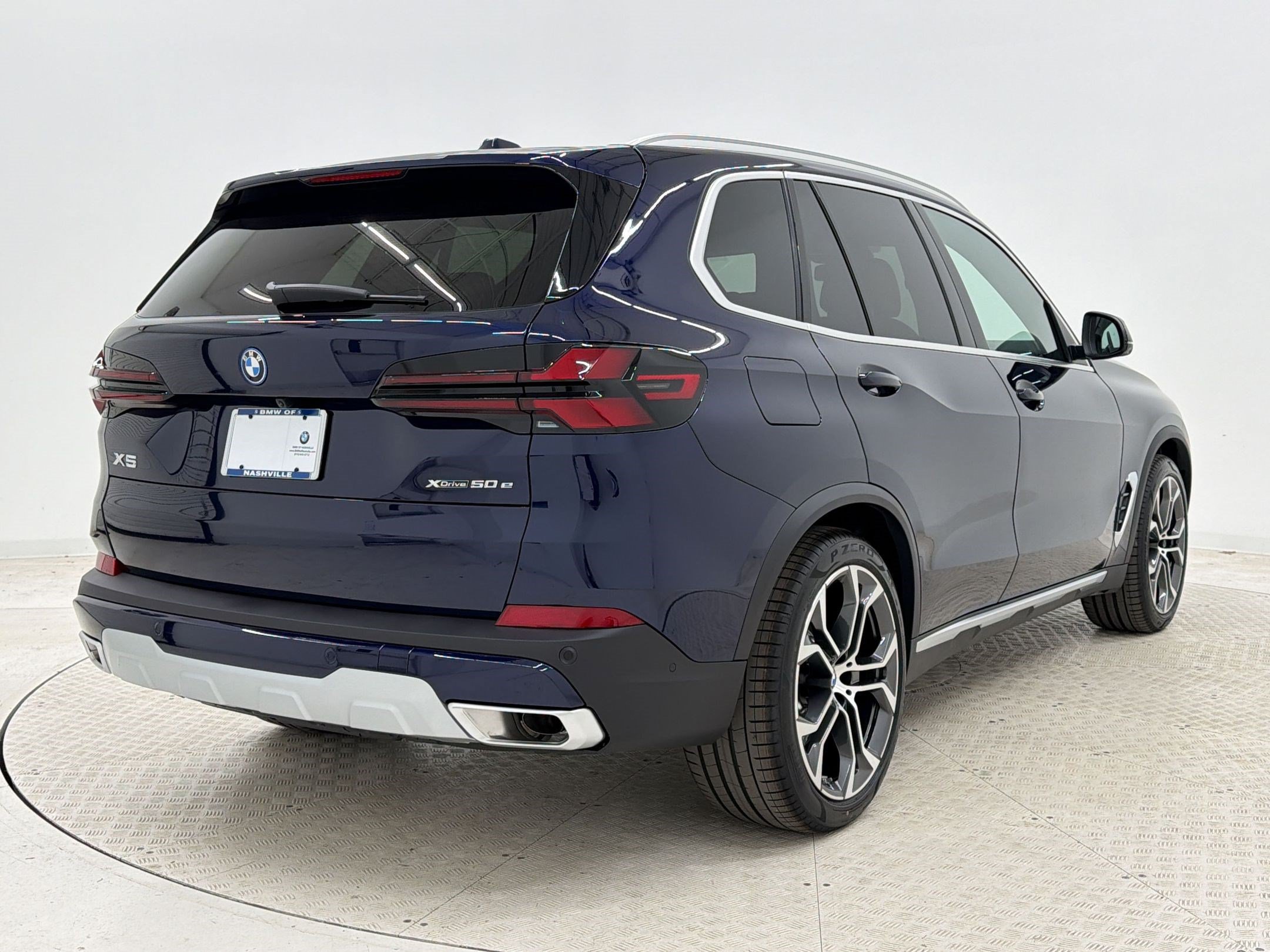 New 2026 BMW X5 xDrive50e w/ Climate Comfort Package AWD/4WD image 8