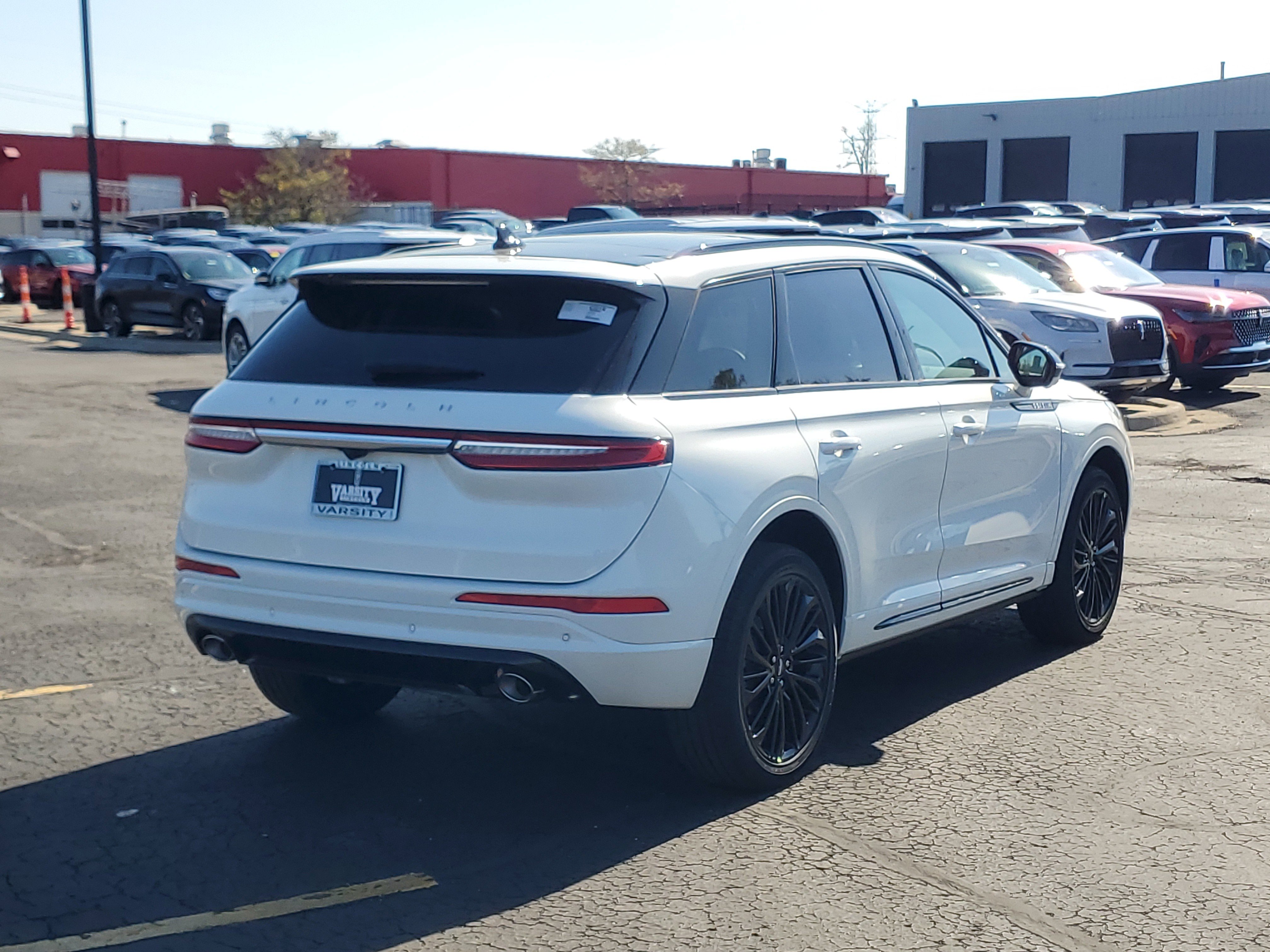 New 2026 Lincoln Corsair Reserve w/ Jet Appearance Package image 4