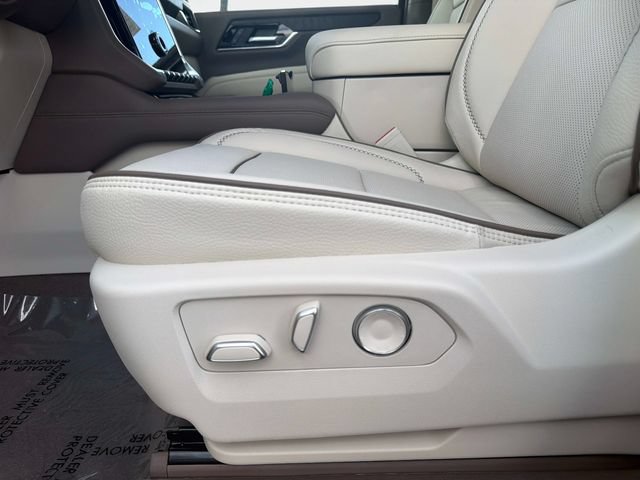 New 2026 GMC Yukon XL Denali w/ Sun & Power Step Package AWD/4WD image 16