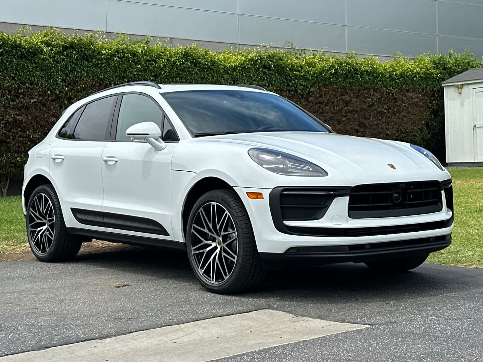 New 2026 Porsche Macan AWD/4WD image 10