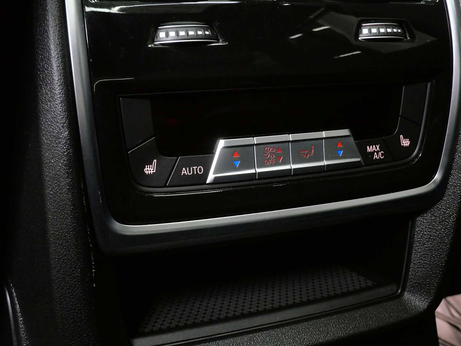 Used 2025 BMW X7 M60i image 18