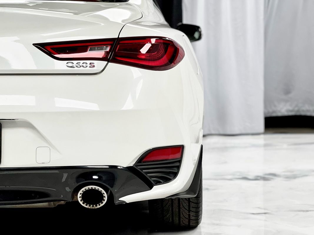 Used 2018 INFINITI Q60 Red Sport 400 w/ Sensory Package 3.0T Sport image 15