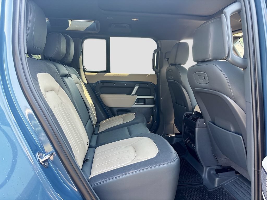 Used 2022 Land Rover Defender 110 X-Dynamic SE AWD/4WD image 19