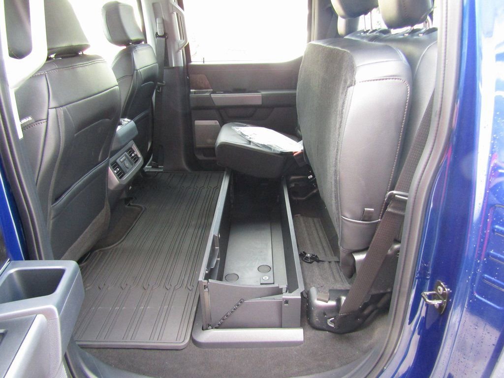 New 2026 Ford F250 Lariat w/ Black Appearance Package image 35