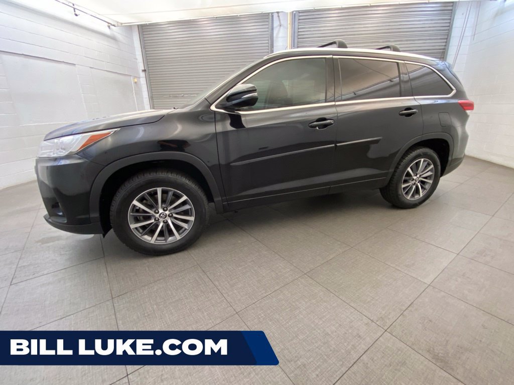 Used 2017 Toyota Highlander XLE w/ Carpet Mat Package