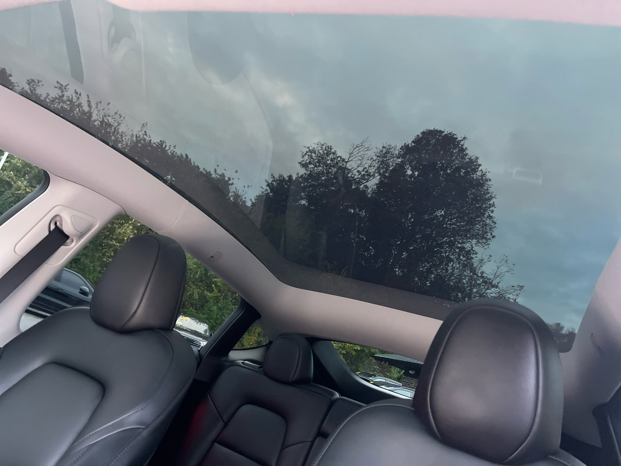 Used 2024 Tesla Model Y Long Range image 54