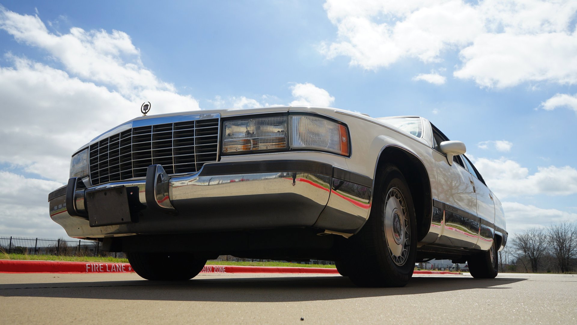 Used 1993 Cadillac Fleetwood Sedan RWD image 4