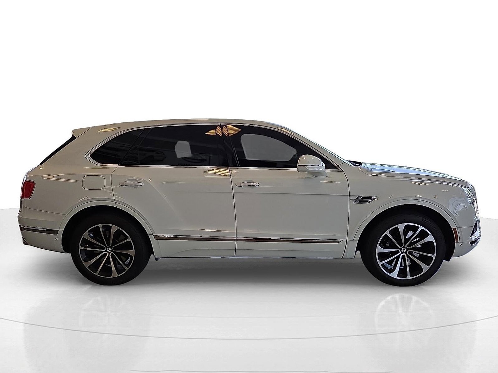 Used 2018 Bentley Bentayga image 6