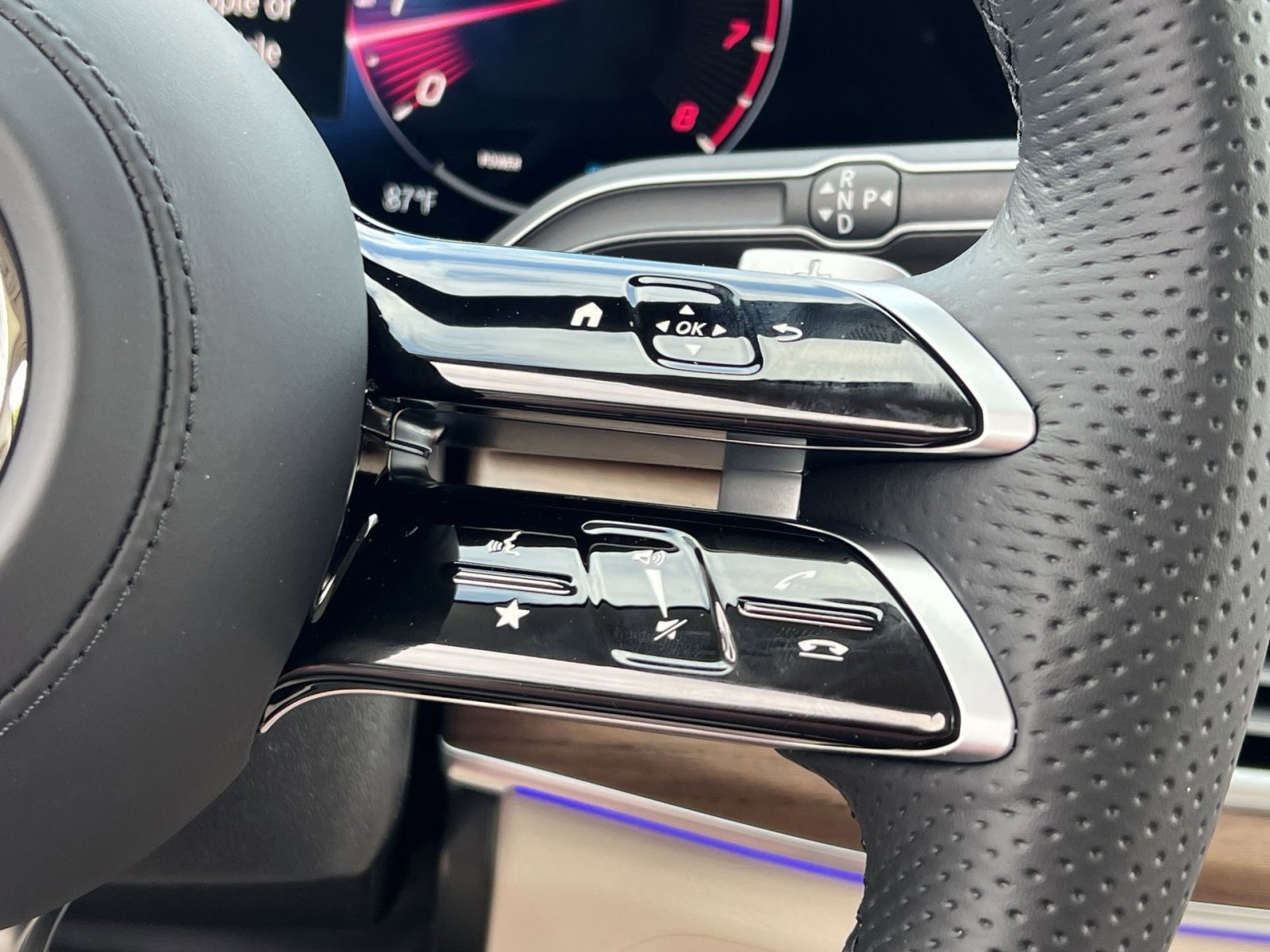New 2026 Mercedes-Benz GLS 450 4MATIC image 39