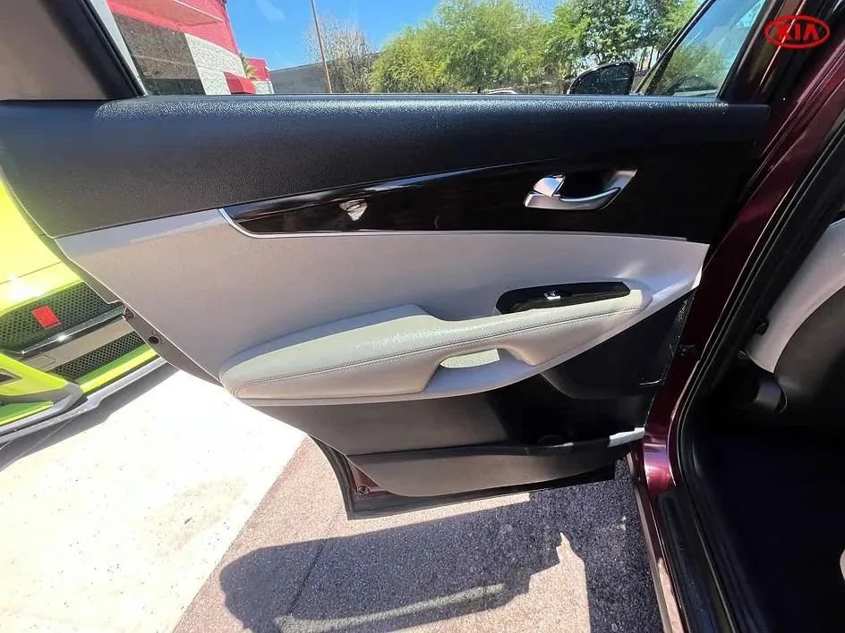 Used 2019 Kia Sorento FWD V6 image 13