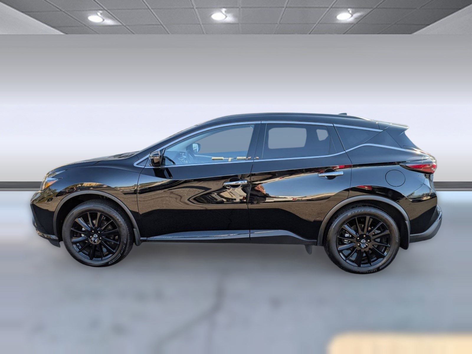 Used 2024 Nissan Murano SV w/ SV Midnight Edition Package image 2