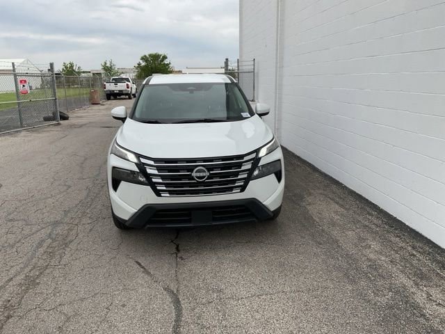 Used 2025 Nissan Rogue SV image 5