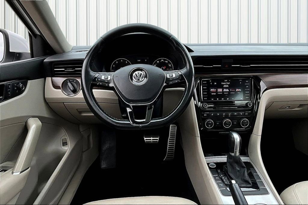 Used 2020 Volkswagen Passat 2.0T SEL image 8