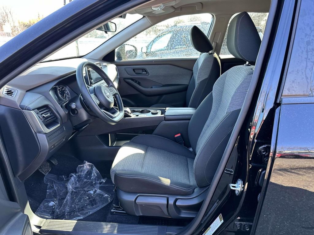 Used 2022 Nissan Rogue S AWD/4WD image 11
