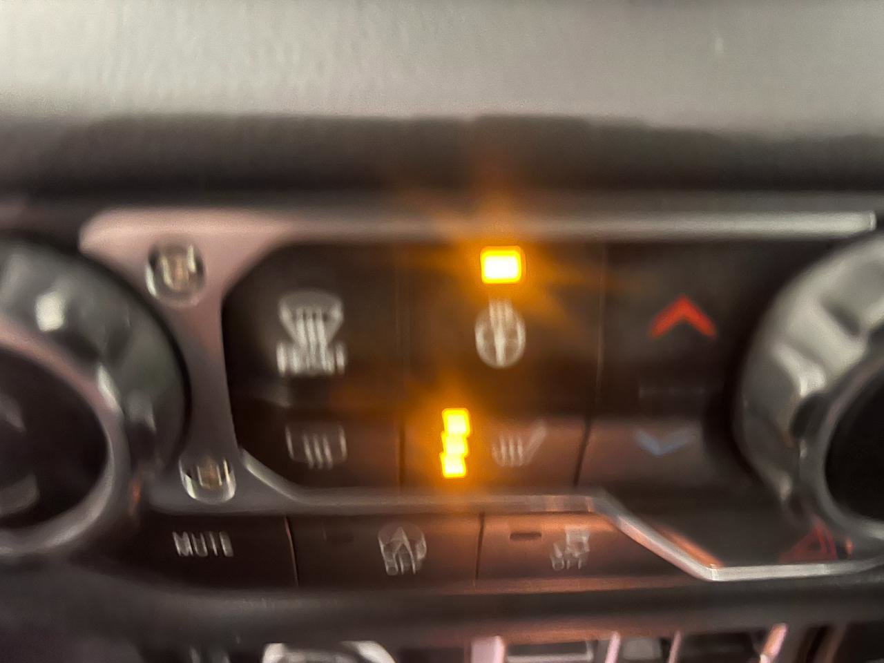 Used 2025 Jeep Wrangler Unlimited Sahara image 38