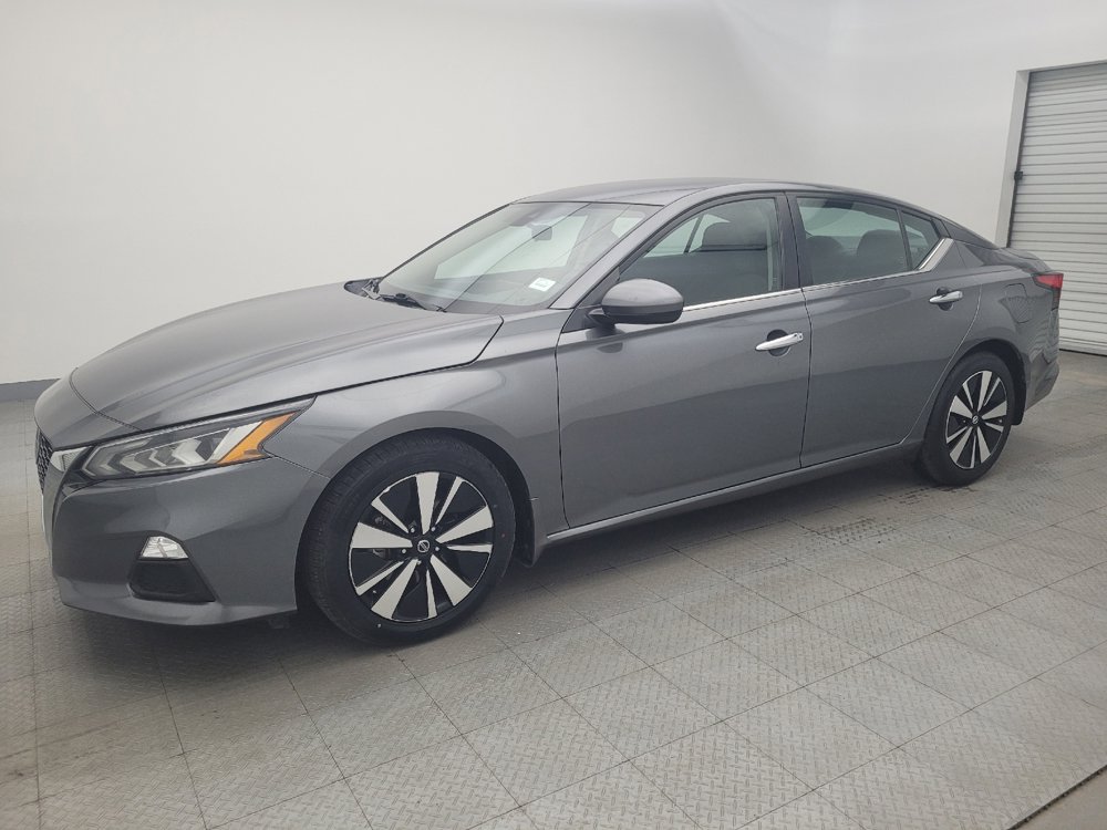 Used 2022 Nissan Altima 2.5 SV image 2