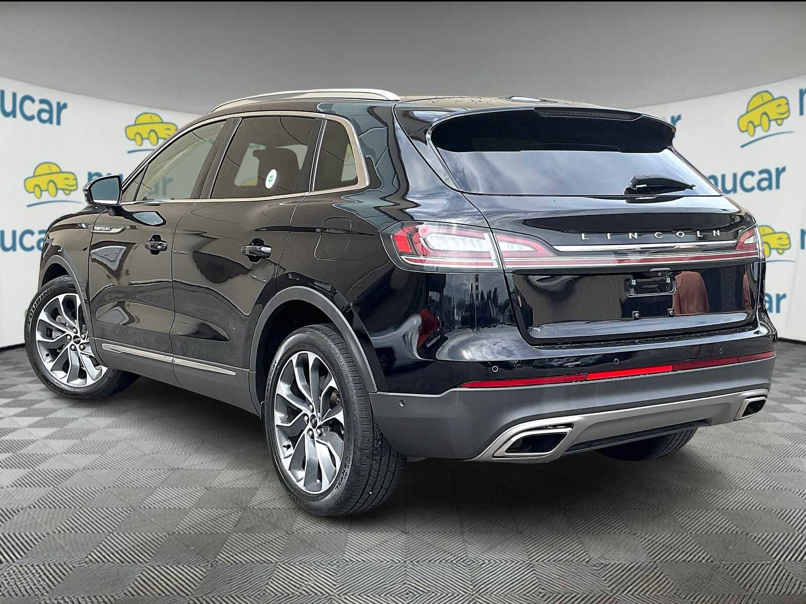 Used 2022 Lincoln Nautilus Reserve image 4