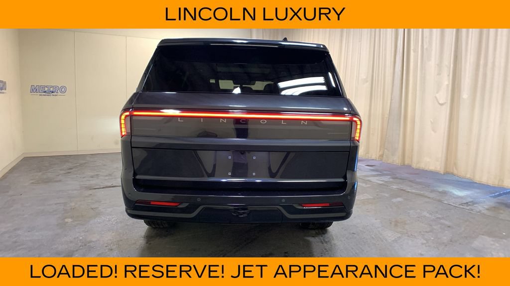 Used 2025 Lincoln Navigator Reserve w/ Jet Appearance Package AWD/4WD image 4