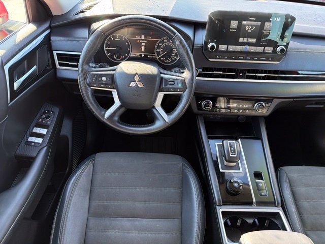 Used 2023 Mitsubishi Outlander ES FWD image 20