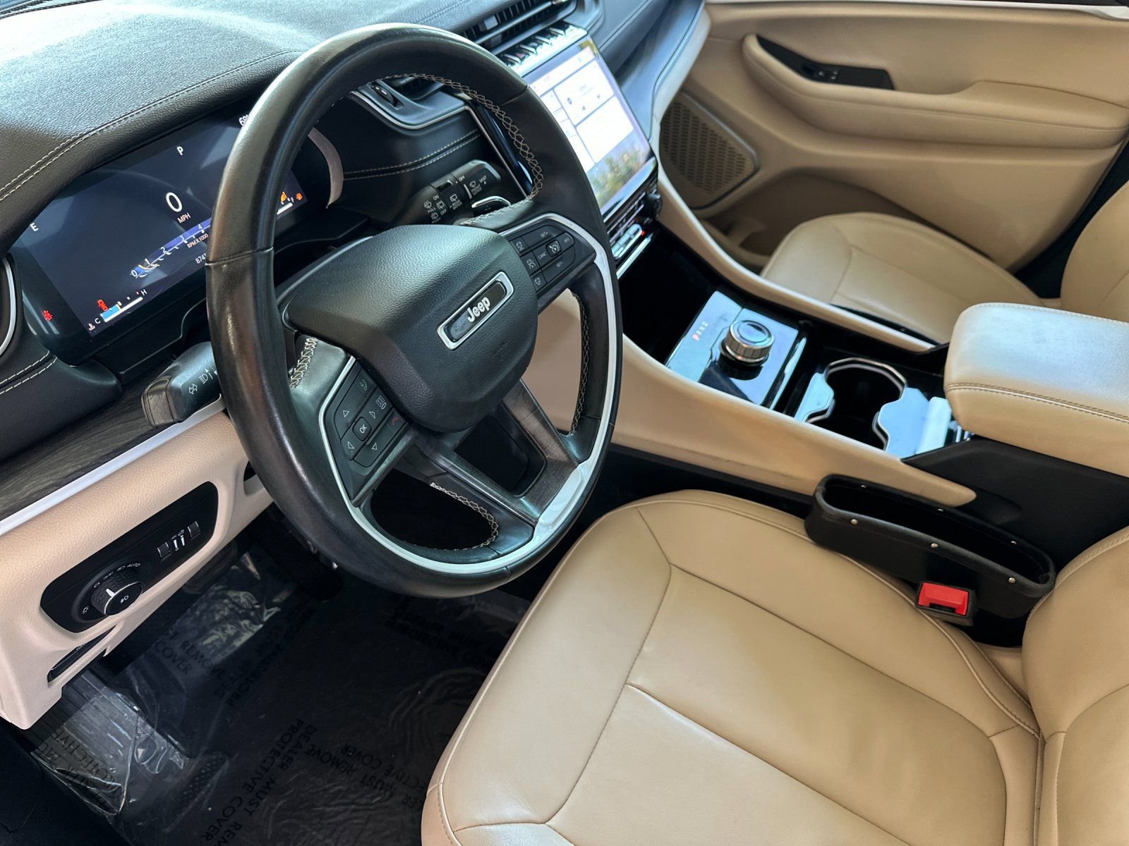 Used 2022 Jeep Grand Cherokee Limited image 11