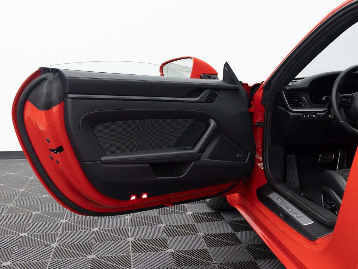 New 2026 Porsche 911 Carrera 4S image 12