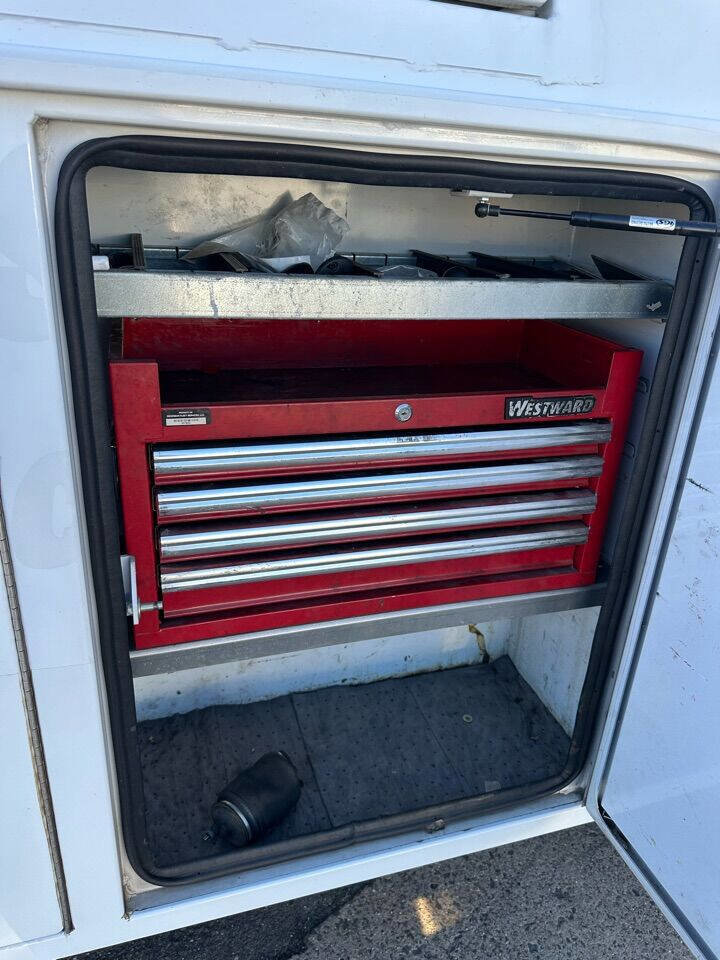 Used 2017 Mercedes-Benz Sprinter 3500 w/ Suspension Package II image 19