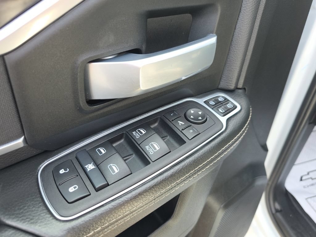 Used 2024 RAM 2500 Big Horn AWD/4WD image 33