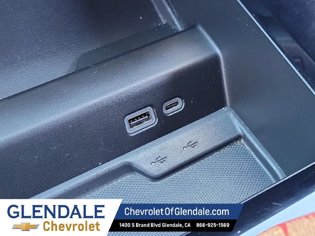 Used 2025 Chevrolet Suburban Z71 AWD/4WD image 29