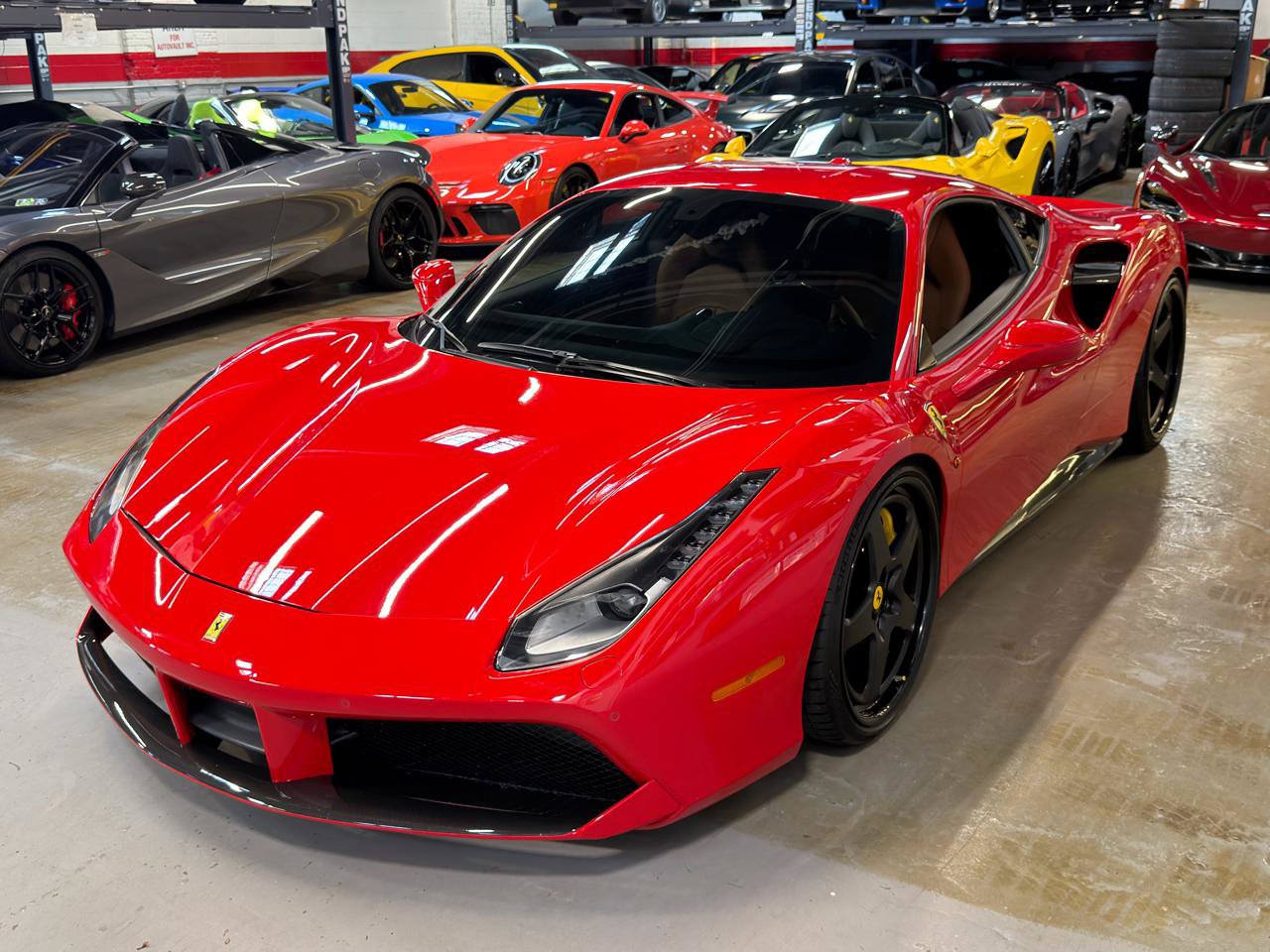 Used 2018 Ferrari 488 GTB RWD image 12