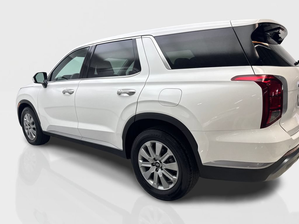 Used 2025 Hyundai Palisade SE FWD image 14