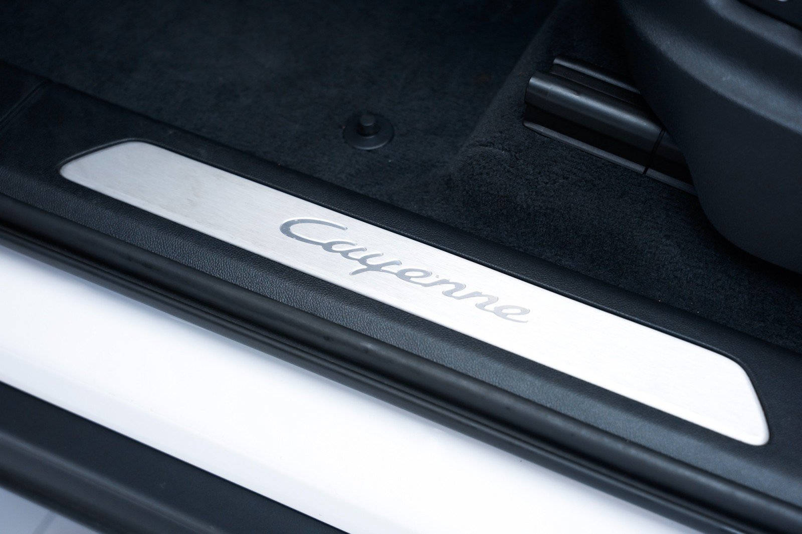 Certified 2020 Porsche Cayenne AWD/4WD image 12