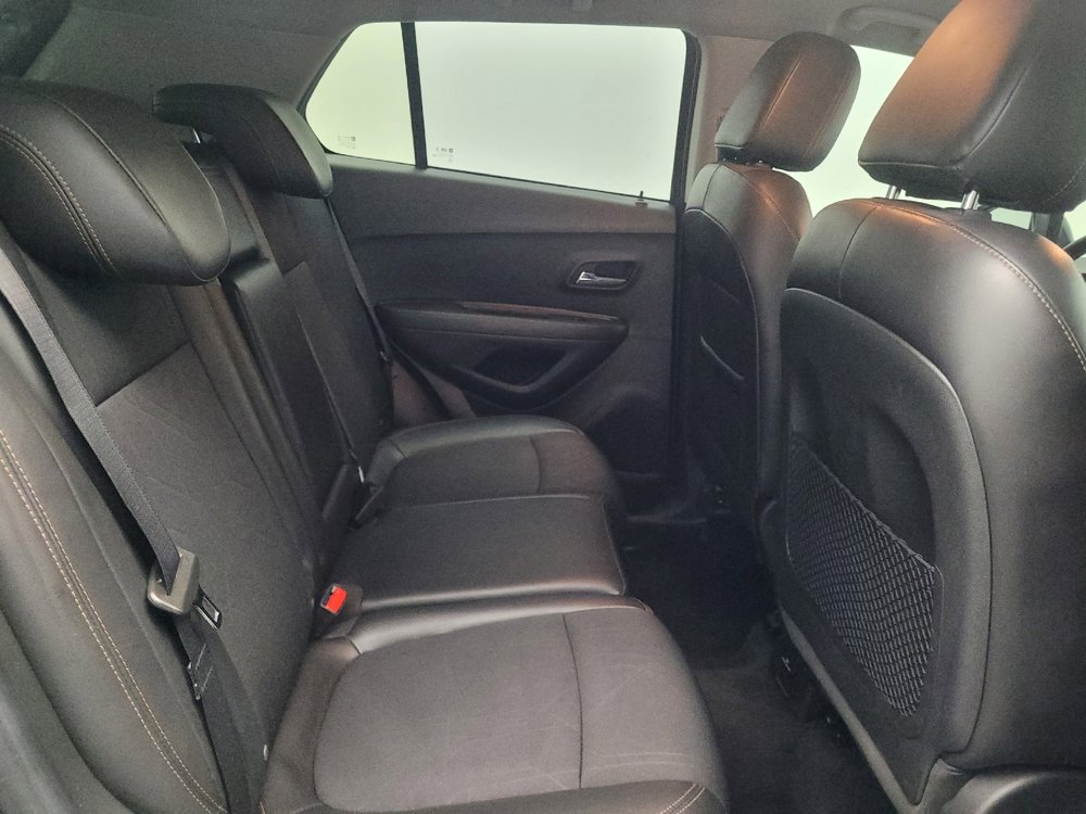 Used 2020 Chevrolet Trax LT w/ LT Convenience Package image 19