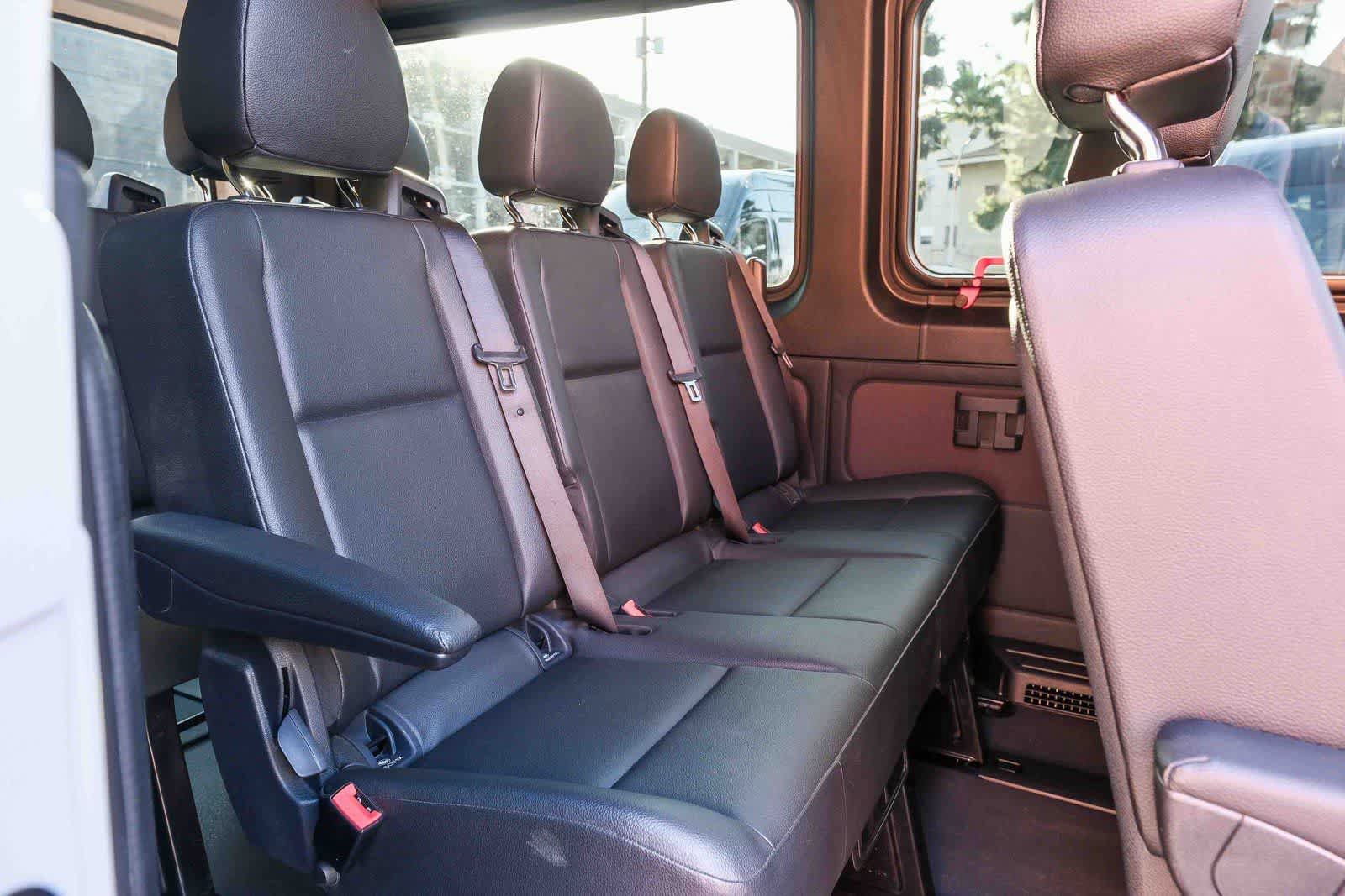 Used 2024 Mercedes-Benz Sprinter 2500 image 23
