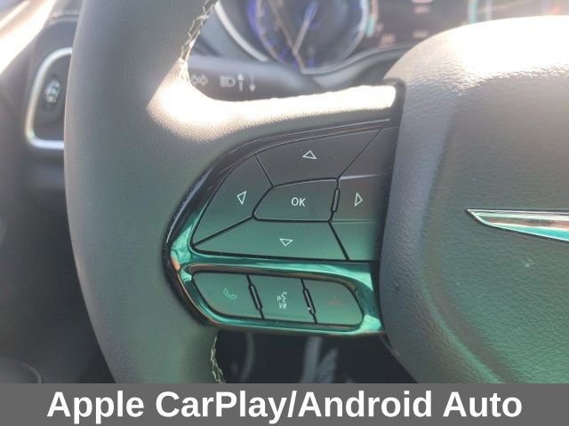 Used 2025 Chrysler Pacifica Limited image 12