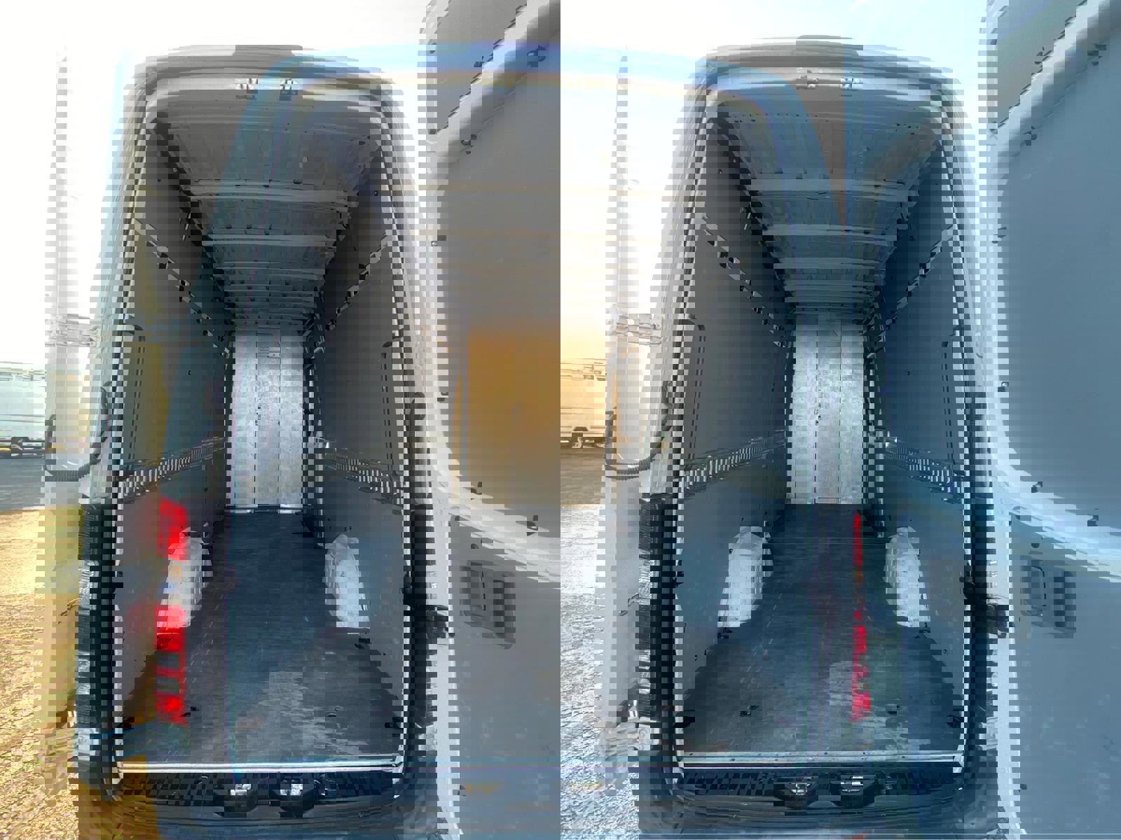 Used 2015 Freightliner Sprinter 2500 image 7