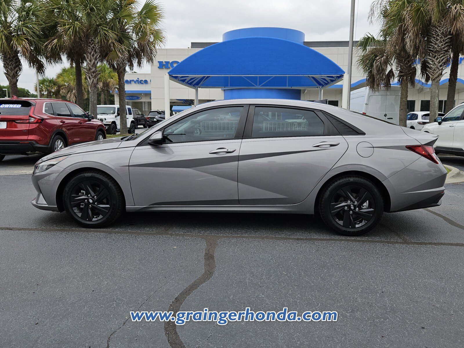 Used 2021 Hyundai Elantra SEL FWD image 2