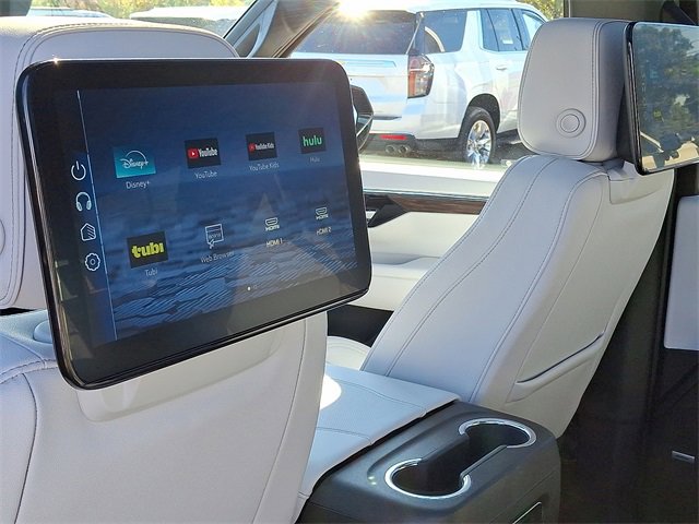 Used 2025 Chevrolet Suburban Premier image 10