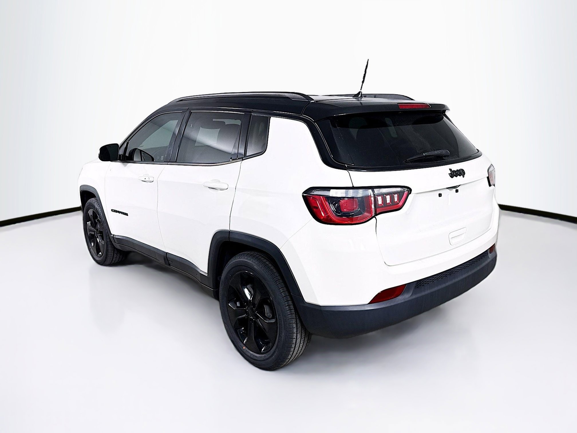 Used 2018 Jeep Compass Altitude image 29