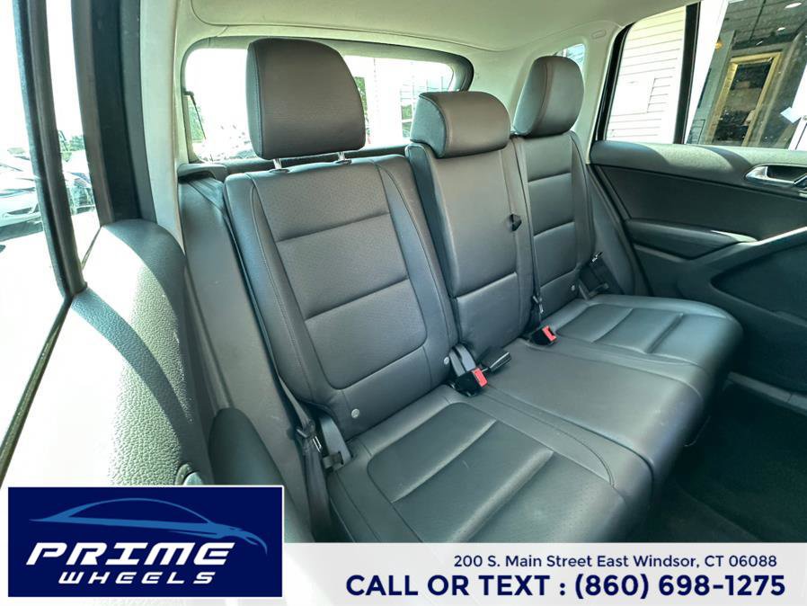 Used 2016 Volkswagen Tiguan SE image 16