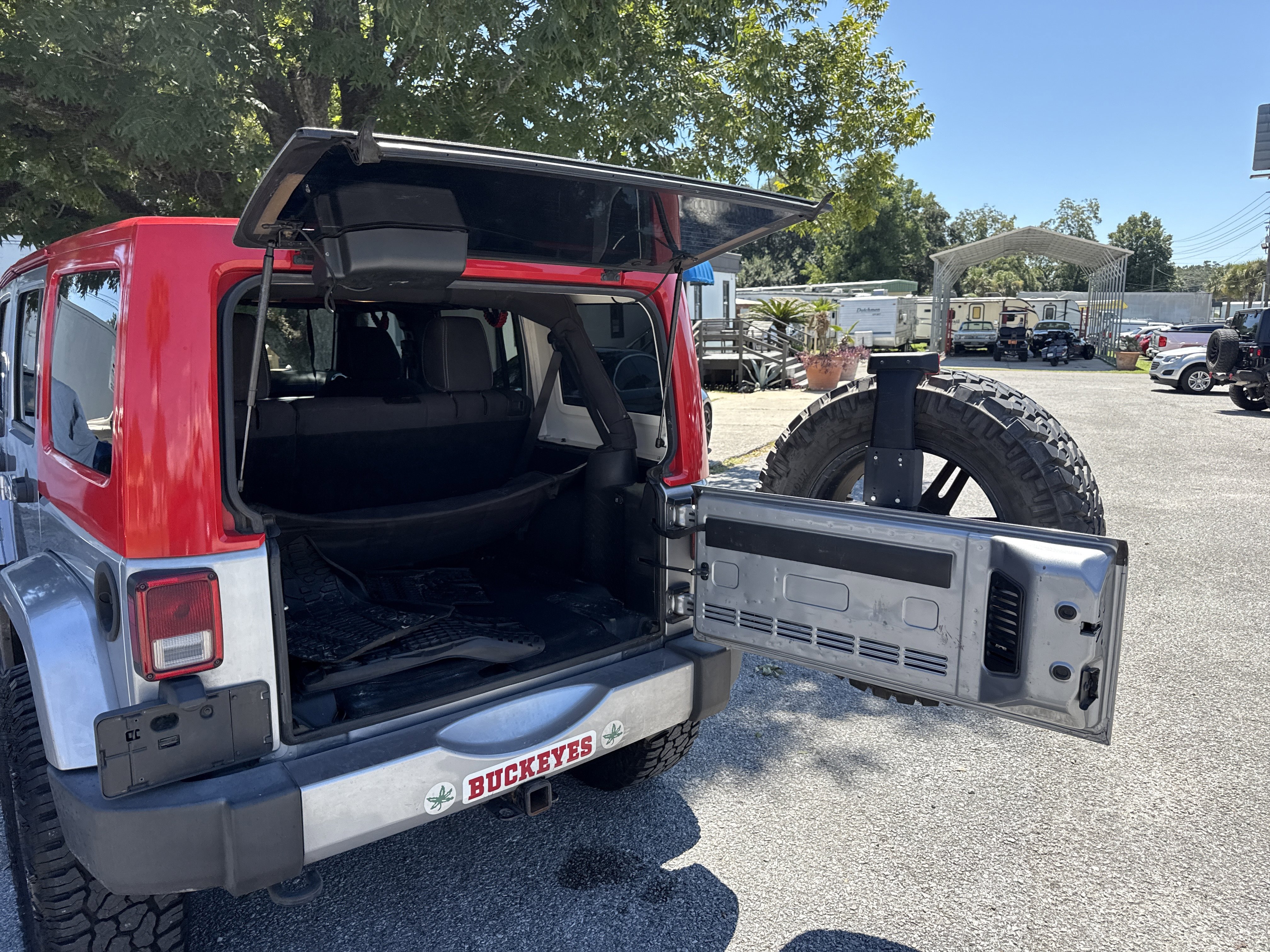 Used 2016 Jeep Wrangler Unlimited Sahara w/ Max Tow Package AWD/4WD image 25