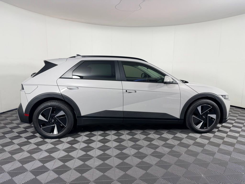 Used 2025 Hyundai Ioniq 5 SEL image 11
